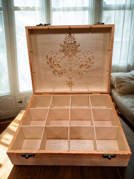 Tároló doboz- Kézzel készített, egyedi decoupage technikával ékszeres, órás vagy egyéb tartó doboz I Gabriart.hu Debrecen